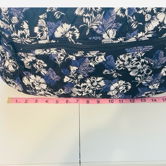 Vera Bradley Compact Traveler Bag
In Frosted Floral (Retired Color) - Picture 10 of 13